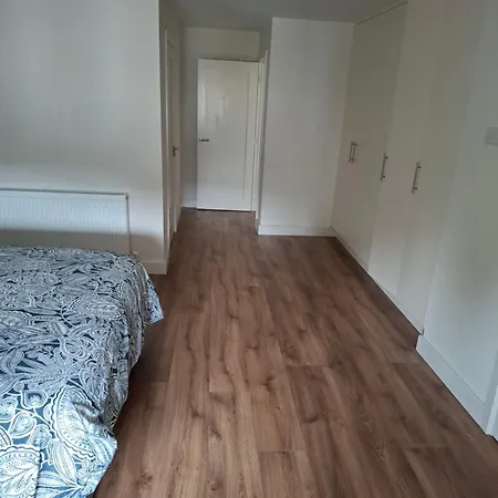Rum i privatbostad Spacious Ensuite Bedroom